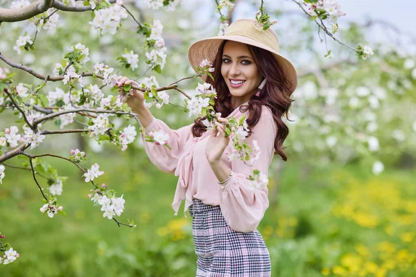 Beautiful Natural Woman Garden Apple — Stock Photo, Image