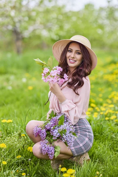 Schöne Natürliche Frau Apfelgarten — Stockfoto