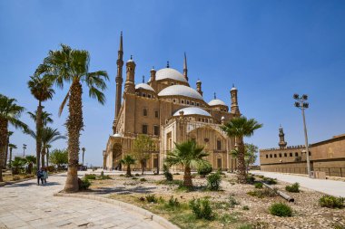 11 Nisan 2021 Muhammed Ali Paşa 'nın Büyük Camii veya Alabaster Camii, Osmanlı Camii' nin zirvesinde yer aldı..