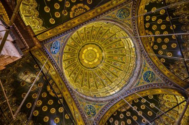 11 Nisan 2021 Muhammed Ali Paşa 'nın Büyük Camii veya Alabaster Camii, Osmanlı Camii' nin zirvesinde yer aldı..