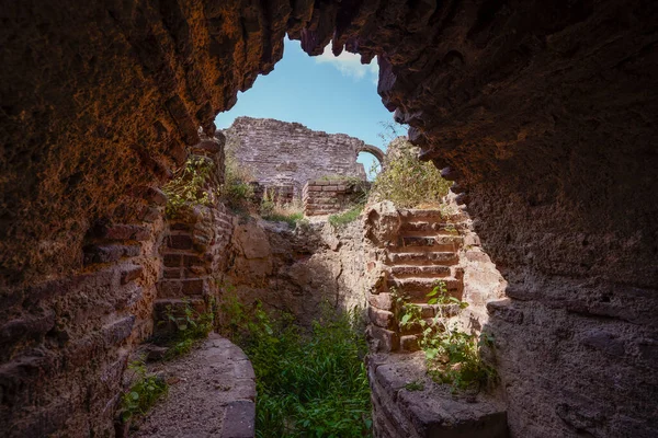 Alexandria Egipto Abril 2021 Anfiteatro Romano Los Siglos Ruinas Piezas — Foto de Stock