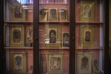 Kahire Mısır - 13 Nisan 2021. Mısır Müzesi, çeşitli sergiler.