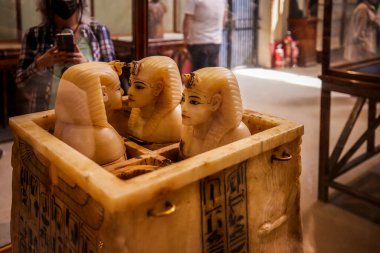 Kahire Mısır - 13 Nisan 2021. Mısır Müzesi, çeşitli sergiler.