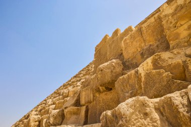 18 Nisan 2021. Mısır, Kahire - Giza. Piramitlerin genel görünümü
