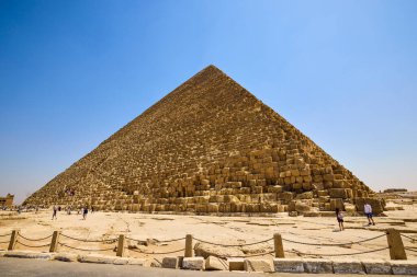 18 Nisan 2021. Mısır, Kahire - Giza. Piramitlerin genel görünümü