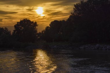 Romanya 'nın Tuna Deltası' nda gün batımına sahip güzel manzara