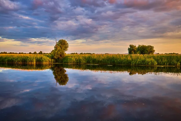 罗马尼亚多瑙河三角洲美丽的日落美景 — 图库照片