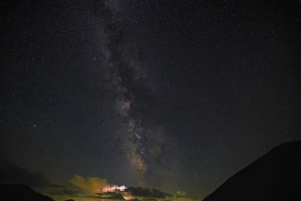 Romanya Nın Fagaras Dağları Ndaki Samanyolu Nun Manzarası — Stok fotoğraf