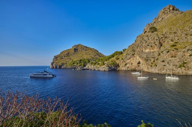 Palma De Mallorca adasında güzel bir deniz manzarası.