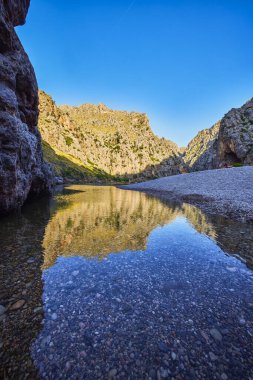 Palma De Mallorca adasında güzel bir deniz manzarası.
