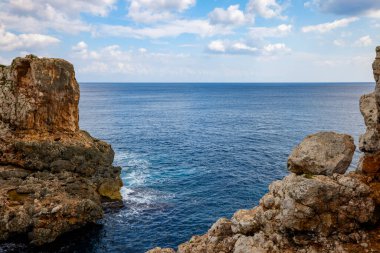 Palma De Mallorca adasında güzel bir deniz manzarası.