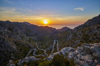 Palma De Mallorca (Balearic Adaları İspanya) adasındaki güzel dağ manzarası)
