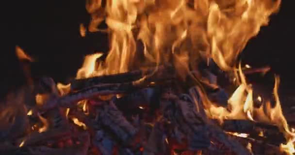 Video Con Fuego Barbacoa Ardiendo Cámara Lenta — Vídeos de Stock