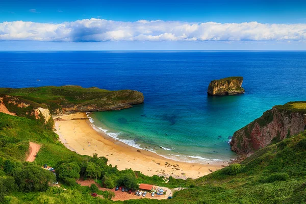 Schöne landschaft strand meer in asturien, spanien — Stockfoto