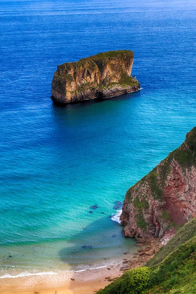 Bellissimo paesaggio spiaggia oceano nelle Asturie, Spagna — Foto Stock