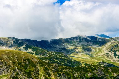 Güzel yaz peyzaj Fagaras Dağları, Romanya