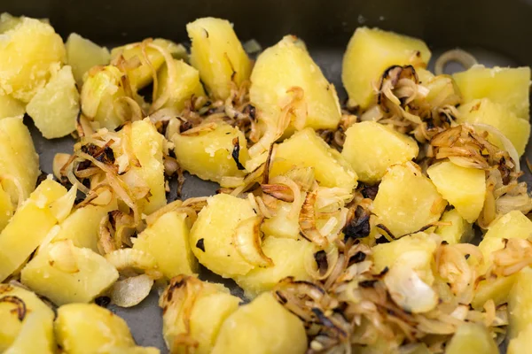 Patatas con cebolla frita —  Fotos de Stock