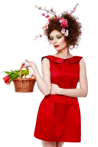 Mujer de Pascua. Chica de primavera con peinado de moda. Retrato del Ser —  Fotos de Stock