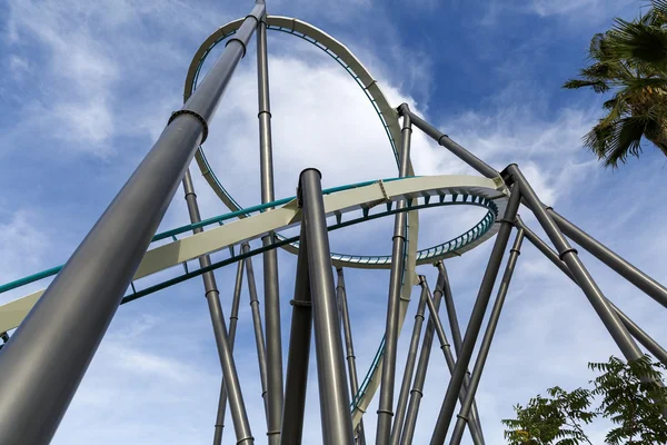 Lunaparktaki lunaparkta hız treni.