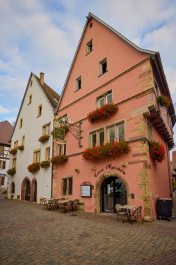 Eguisheim France Alsace Eyaleti 17 Ekim 2025. Turizm alanındaki binaların görüntüleri..