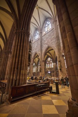 Freiburg im Breisgau, Almanya 19 Ekim 2025. Bölgenin turistik özelliklerine sahip şehrin görüntüleri.
