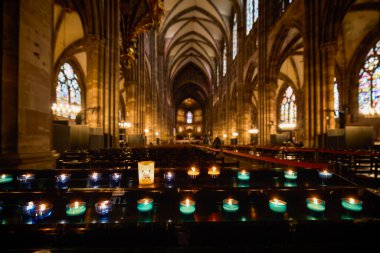 Strasbourg Fransa 20 Ekim 2025, Strasbourg 'daki Notre-Dame Katedrali' nin iç görüntüleri