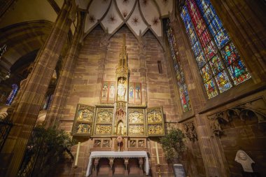 Strasbourg Fransa 20 Ekim 2025, Strasbourg 'daki Notre-Dame Katedrali' nin iç görüntüleri