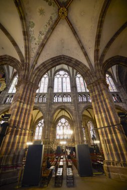 Strasbourg Fransa 20 Ekim 2025, Strasbourg 'daki Notre-Dame Katedrali' nin iç görüntüleri