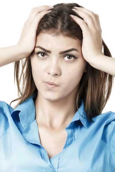 Retrato de una hermosa mujer de negocios joven pensando en contra — Foto de Stock