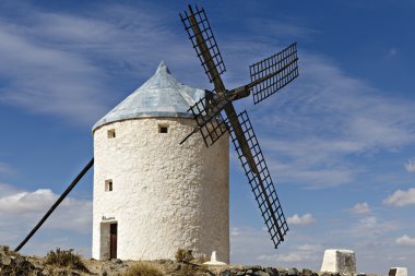 İspanya, La Mancha, meşhur Don Quijote konumu'daki yel değirmenleri