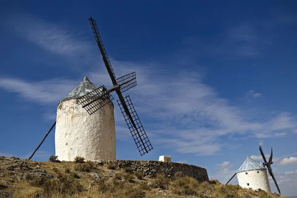 Windmills in Spain, La Mancha, famous Don Quijote location — Stock Photo, Image