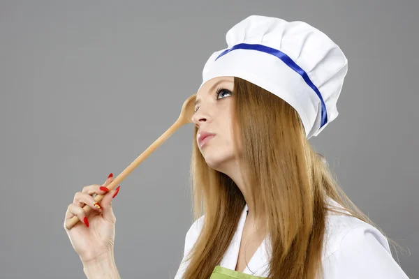 Şef kadın pişirmek için ne hakkında düşünme — Stok fotoğraf