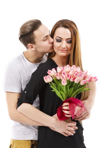 Szczęśliwa para z bukietem tulipanów, Walentynki motyw dnia — Zdjęcie stockowe