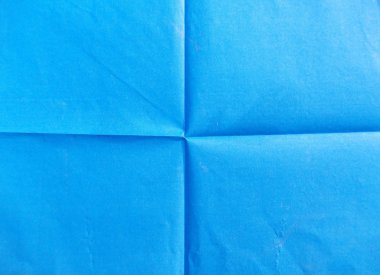 Mavi katlanmış kağıt