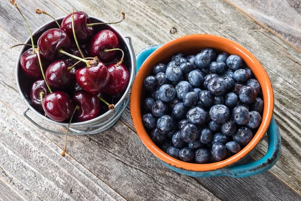 Cherry and Blueberry — Stock Photo, Image