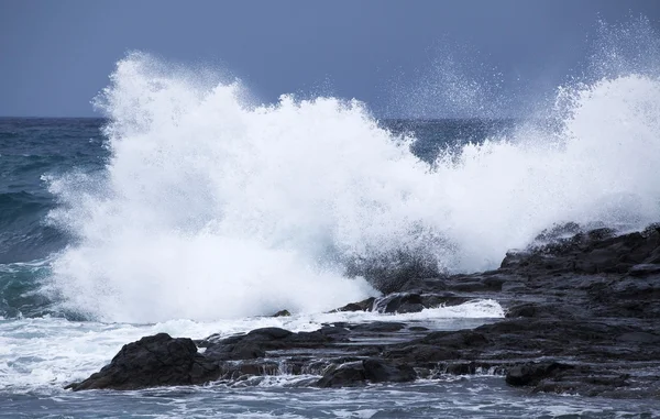 Potężny oceanu fale — Zdjęcie stockowe