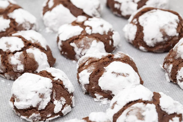 Fazendo biscoitos de chocolate — Fotografia de Stock