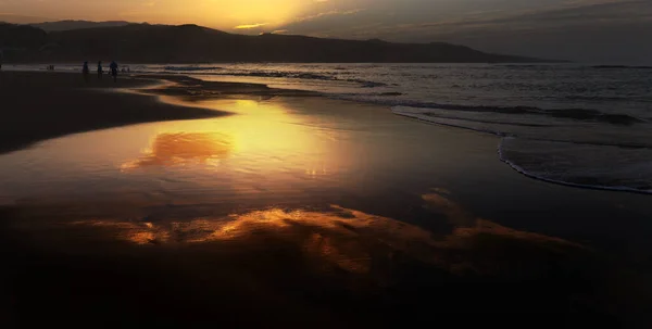 Piękny Zachód Słońca Nad Plażą Las Canteras Las Palmas Gran — Zdjęcie stockowe