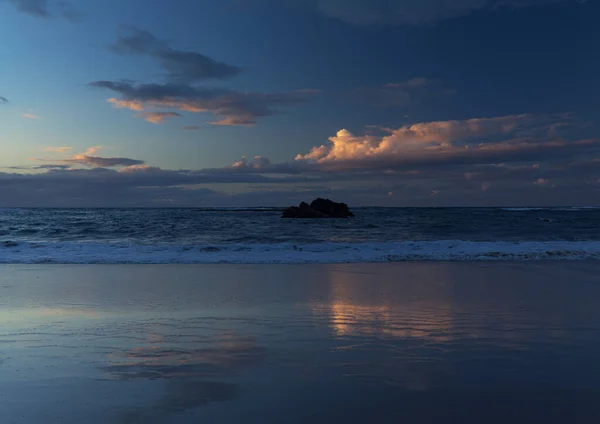Piękny Zachód Słońca Nad Plażą Las Canteras Las Palmas Gran — Zdjęcie stockowe