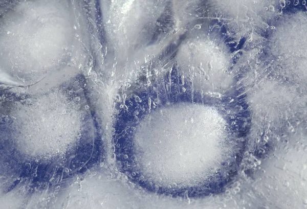 Texture Glacée Avec Glaçons Séparés Congelés Dans Bloc Glace — Photo