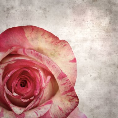 Benekli pembe ve kremalı eski kağıt kare arkaplan 