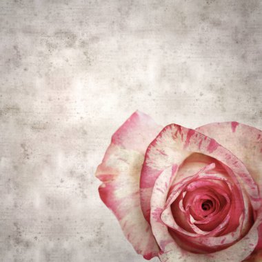 Benekli pembe ve kremalı eski kağıt kare arkaplan 