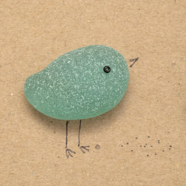 Şık Desenli Kağıt Arka Plan Komik Küçük Kuş Martı Parçasından — Stok fotoğraf