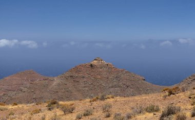 Gran Canaria, adanın batı kısmının manzarası Postacı Yolu, El Camino del Cartero adında bir yürüyüş rotası boyunca.
