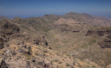 Gran Canaria, adanın merkezi manzarası, Las Cumbres, ie The Summits, yürüyüş rotası Cruz de Timagada - Lajas del Nublo - Aserrador - Chimirique