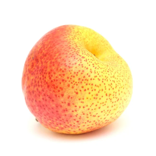 大而圆的黄色和红色梨子果实 在白色的背景上被隔离 — 图库照片