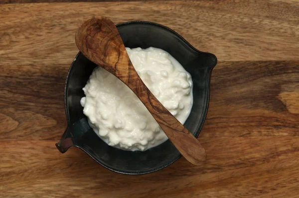 Nature Morte Simple Avec Fromage Cottage Dans Bol Céramique — Photo