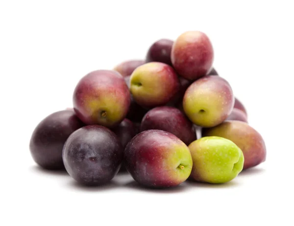Fresh raw olives isolated on white — Stock Photo, Image