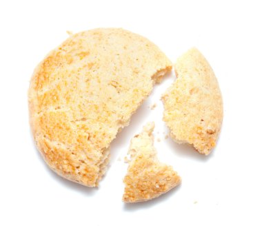 Bademli bisküvi üzerine beyaz izole