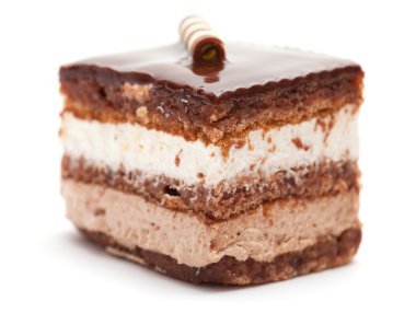 üzerinde beyaz izole çikolata layer cake